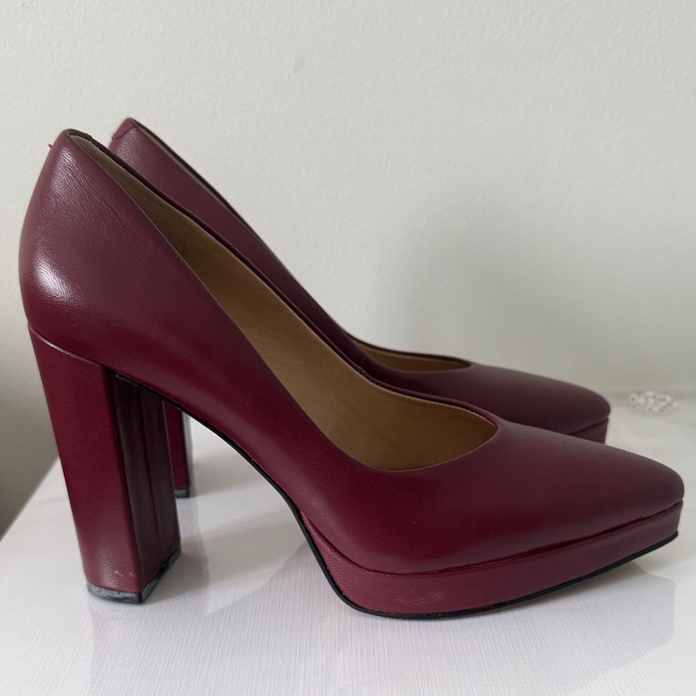 Franco Sarto Leather Pumps size 6